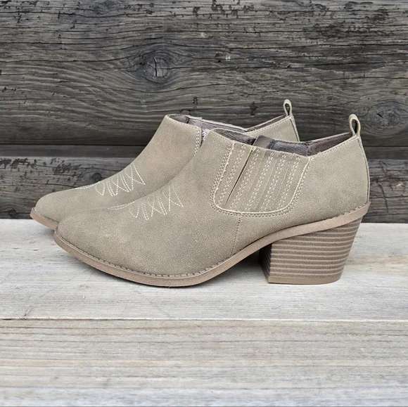 Jellypop NEW Nethera Western Boho Taupe Block Heel Comfort Bootie 8.5M - Picture 3 of 14